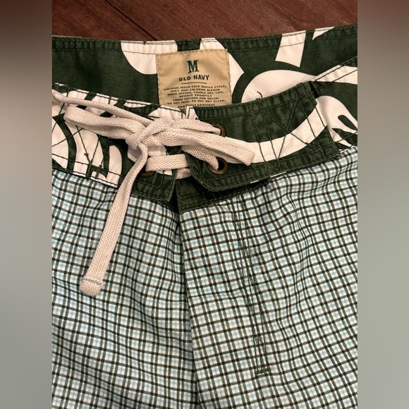Old Navy Size M Men’s Vintage Green Blue Plaid Swim Trunks Shorts Hook Loop Tie - Picture 3 of 9